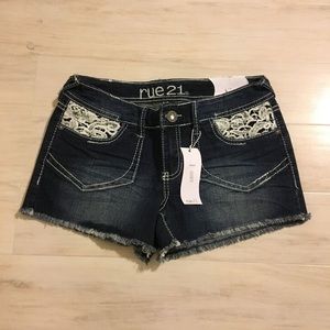 💥NWT💥 rue 21 🌸 Curvy Denim Shorts